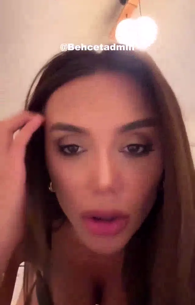Ada Kumsal ifşa Seksi siyah jartiyerli yayın seyret — Tango Ada Kumsal — Bedava Porno · sahne 3