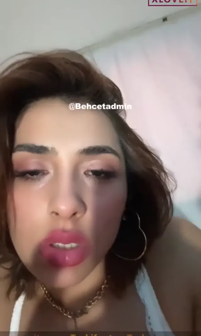 Ahsen ifşa Harika vücutlu hatundan yayın videosu — Ahsen — Canlı Yayınlar · sahne 3