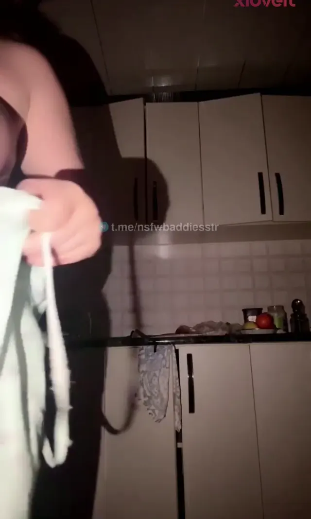 Ahu Alev ifşa HD Muazzam fizikli hatunun nude yayını — Tango Ahu Alev — Canlı Yayınlar · sahne 3