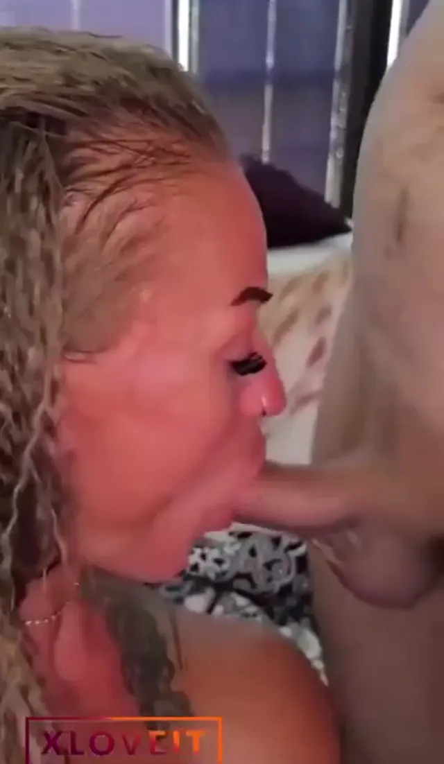Aleyna sperm hastası — Amatör Porno · sahne 1