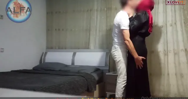 Alfa Erkek — Alfa Erkek Porno Türbanlı evli kadını otele attı · sahne 1