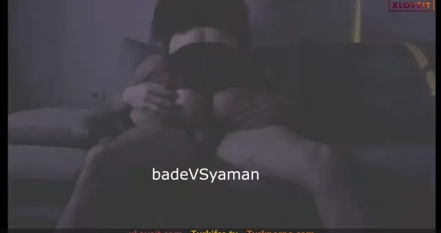 Amatör Porno Bade Yaman ışıkları söndürüp koltukta sikişti — Amatör Porno · sahne 2