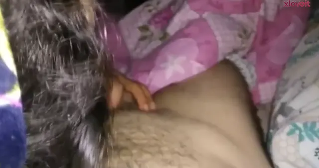 Amatör Seks Damarlı sikini yalatıp dar amından sikti — Amatör Porno · sahne 1