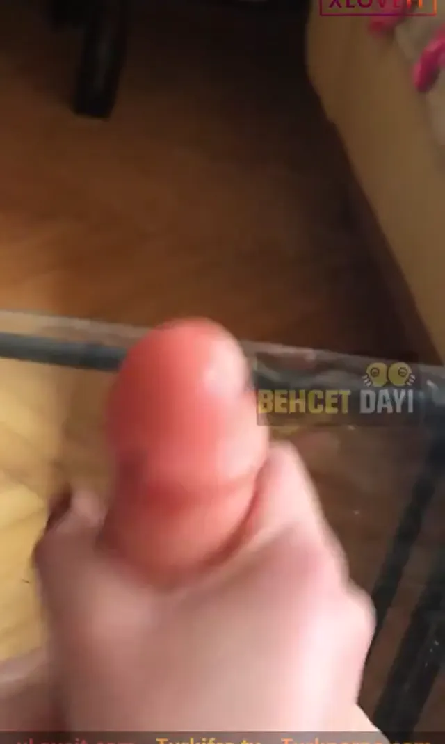 Ayak Porno Ojeli parmaklarıyla dildoyu sıvazladı — Nadeleine — Türk ifşa · sahne 2