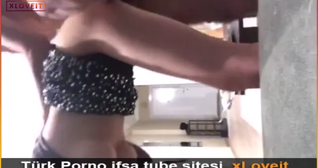 Ayakta domaltmış pompalıyor — Amatör Porno · sahne 2