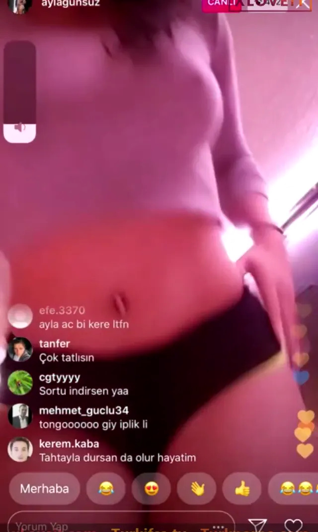 Ayla Günsüz ifşa nude MEME temalı yayın videosu — Ayla Günsüz — Canlı Yayınlar · sahne 3
