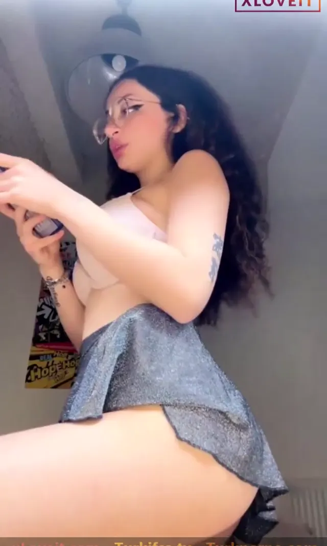 Ayla ifşa Genç kaşarın etekli nude yayını — Tango Ayla — Canlı Yayınlar · sahne 2