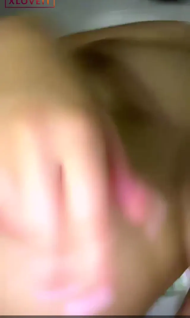 Tango Aylin — Tango Aylin ifşa Amcık dildo saplama videosu · sahne 3