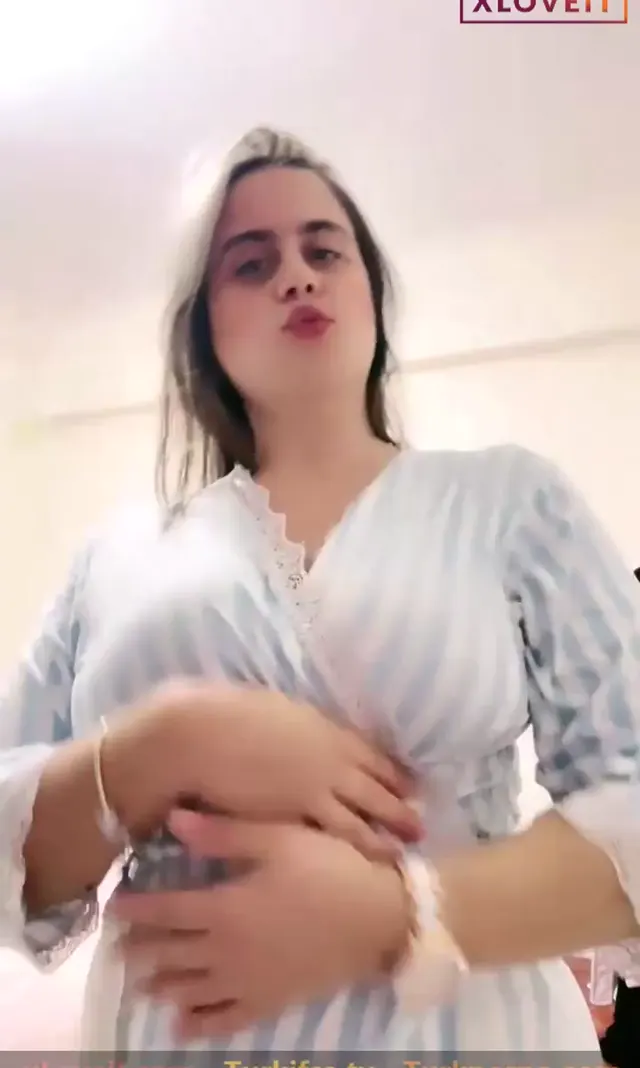 Ayşe Elbi ifşa Geceliğini açıp tanga kalça meme gösterdi — Ayşe Elbi — Canlı Yayınlar · sahne 1