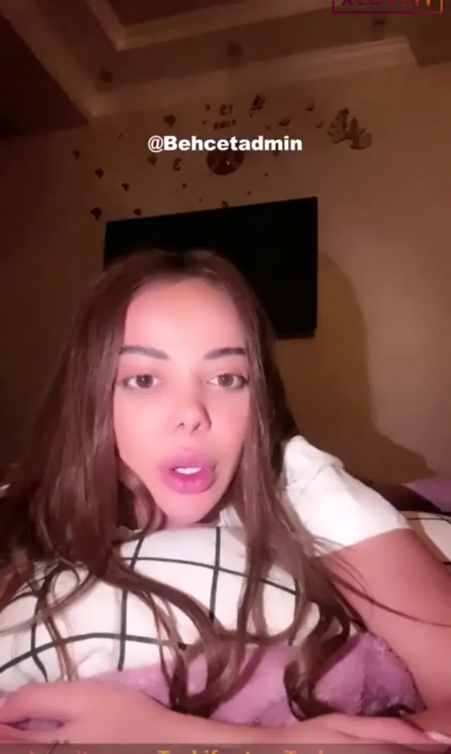Babe ifşa Güzel kız dayanamayıp meme amcık gösterdi — Canlı Yayınlar · sahne 2