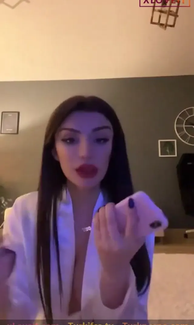 BerfeceTalin ifşa konuşmalı sohbetli yayın videosu seyret — Berfe Ece Talin — Canlı Yayınlar · sahne 3
