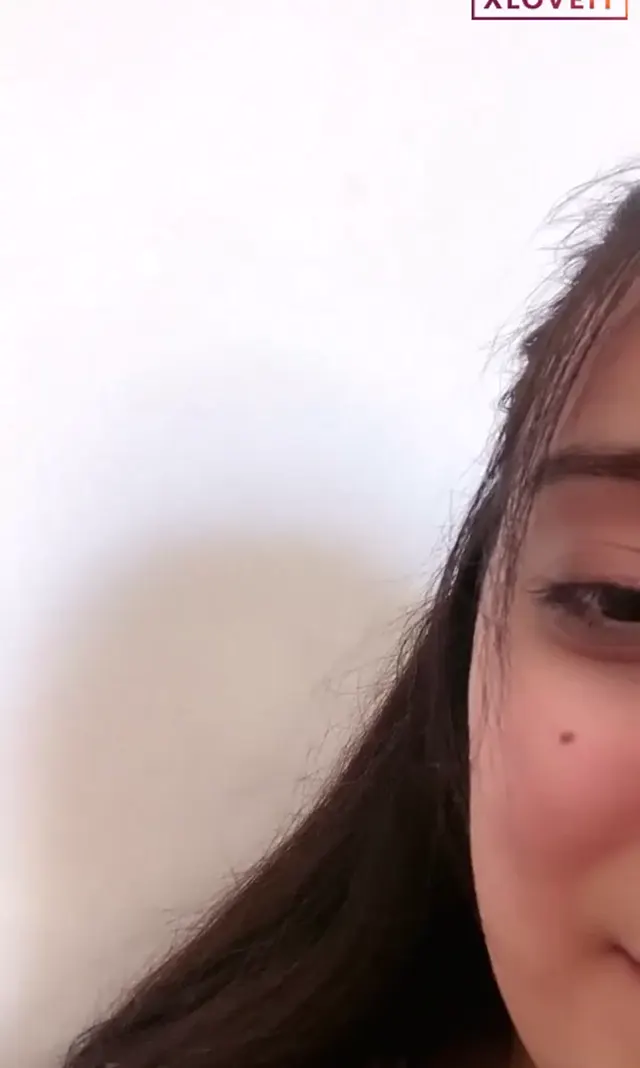 Beyza — Beyza ifşa Güzel kızın meme dekolteli yayını · sahne 2
