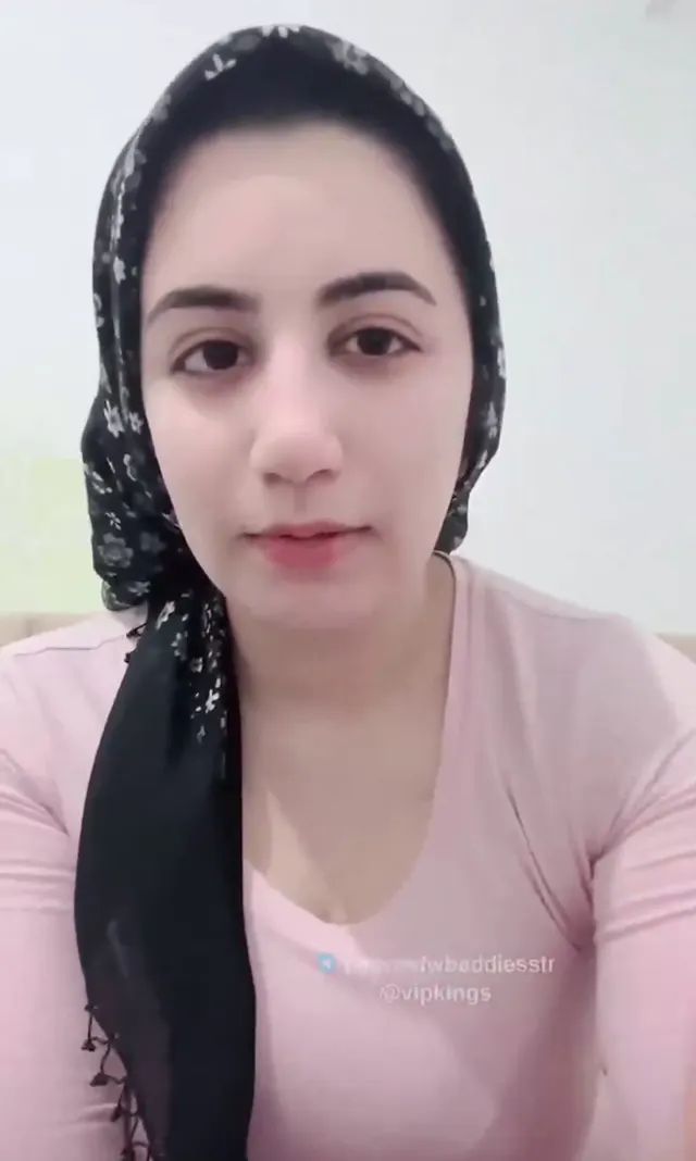 Peri — Bigo Peri ifşa – Türbanlı ev kızı yayında · sahne 1