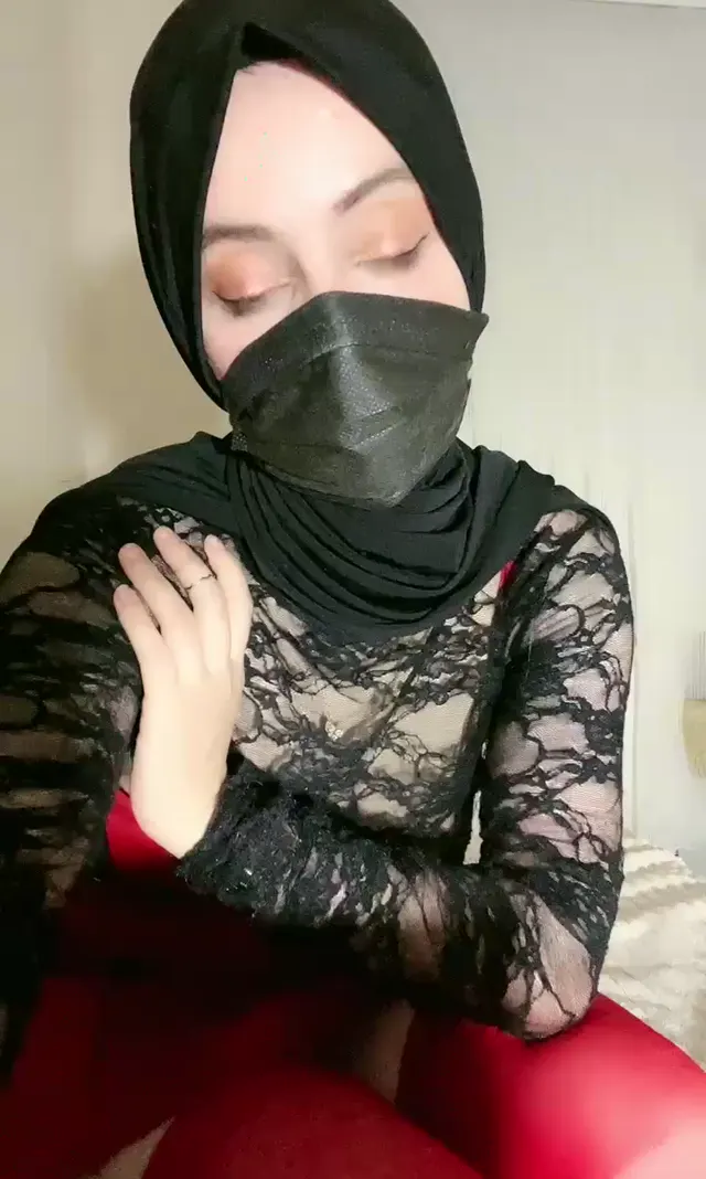 Boncuk ifşa Jartiyerli yayınından bir kesit izle — Türbanlı Boncuk — Canlı Yayınlar · sahne 2