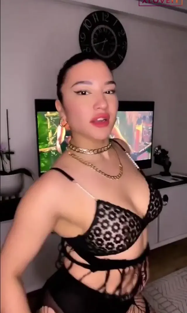 Burcu Yıldız ifşa Jartiyerli full yayın videosu — Burcu Yıldız — Canlı Yayınlar · sahne 1
