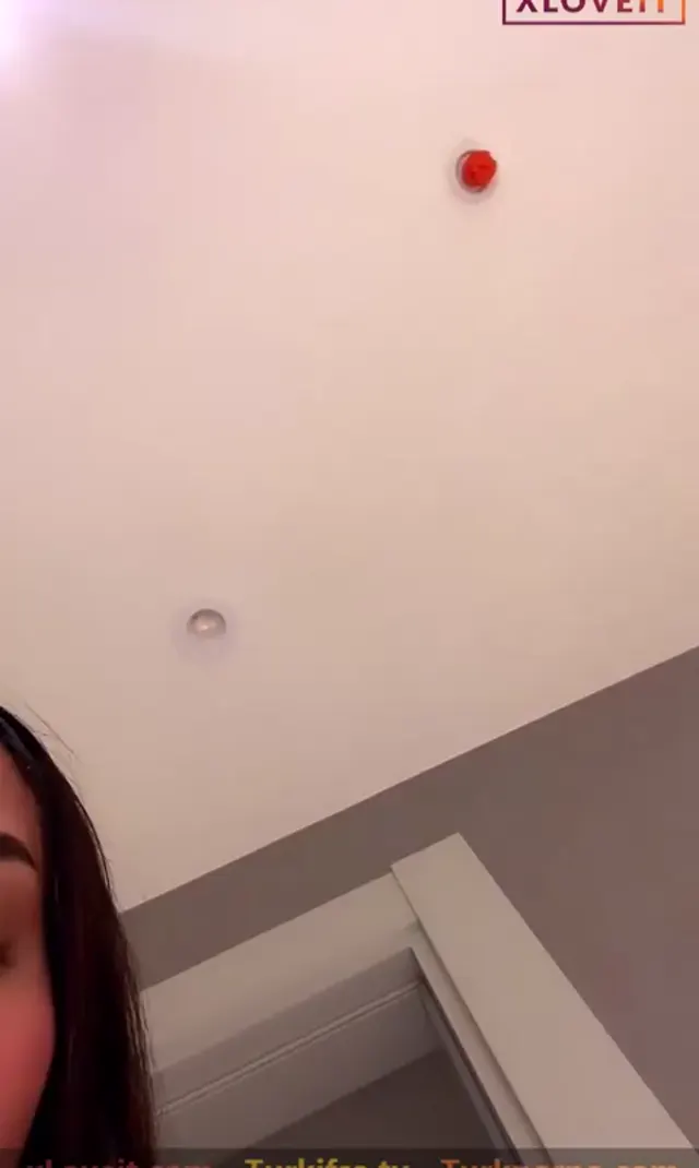 Celine ifşa yayın Şampanya şişesine sakso çekti — Tango Celine — Canlı Yayınlar · sahne 3