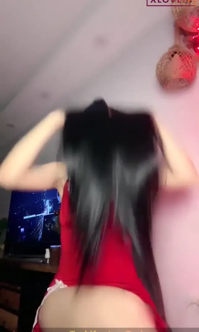 Ceren Queen ifşa Kırmızı mini elbiseli yayını — Cerenqueen — Canlı Yayınlar · sahne 3