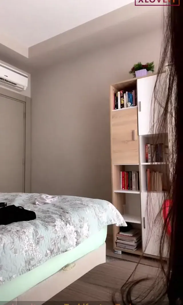 Ecem — Ecem ifşa Tangalı kalçalarını sergiledi · sahne 1