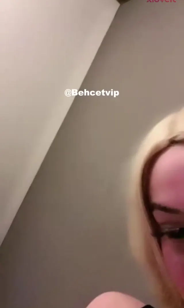 Escort ifşa Bade yayında dar amını siktirdi — Amatör Porno · sahne 1