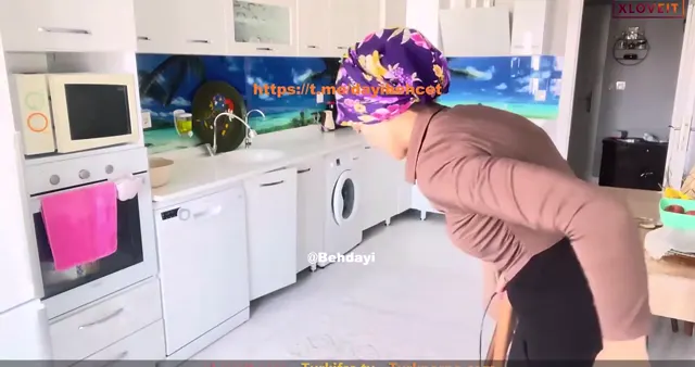 Esma İle Her Telden ifşa nude Youtube katıl Part 1 seyret — Esma ile Her Telden — Türk ifşa · sahne 1
