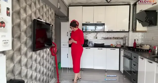 Fatma ile Her Telden ifşa Canlı yayın Vol 12 seyret — Fatma ile Her Telden — Canlı Yayınlar · sahne 2