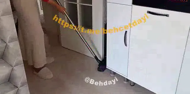 Fatma ile her telden ifşa Komple evi süpürdü — Fatma ile Her Telden — Bedava Porno · sahne 1