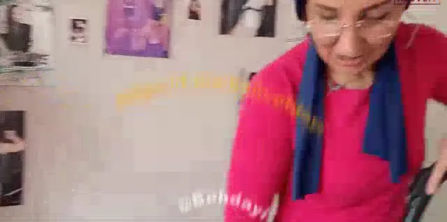 Fatma ile her telden ifşa Komple evi süpürdü — Fatma ile Her Telden — Bedava Porno · sahne 2