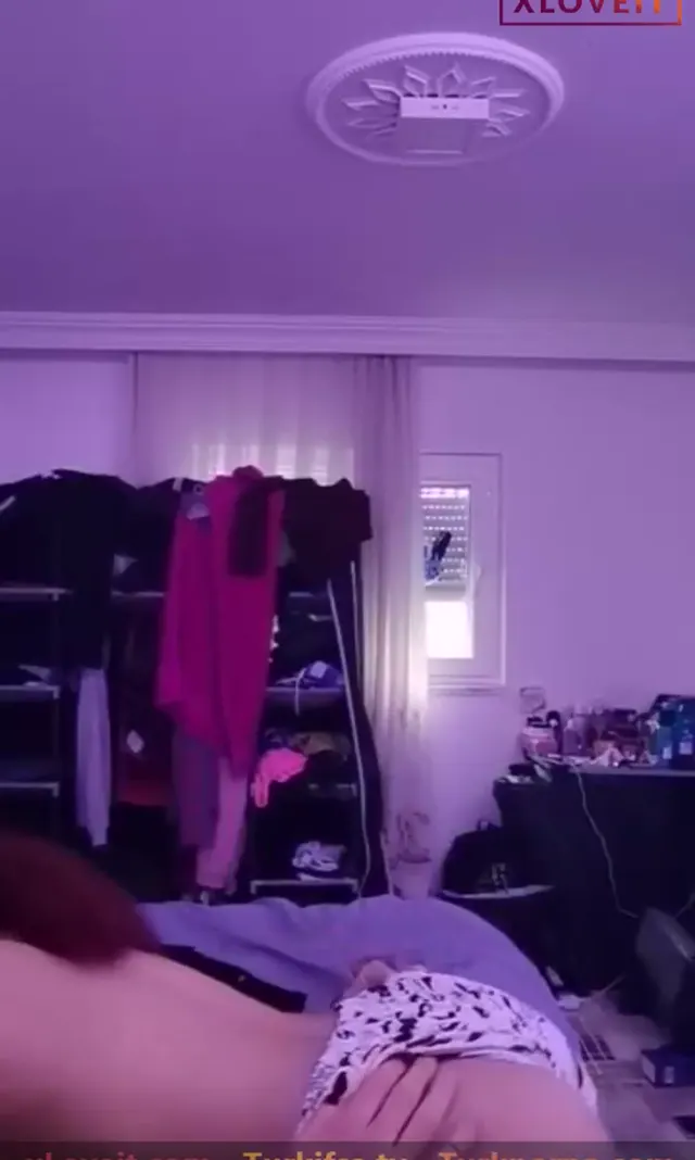Genç Sex Elif Polat canlı yayında manitasıyla sikişti — Mobil Porno · sahne 1