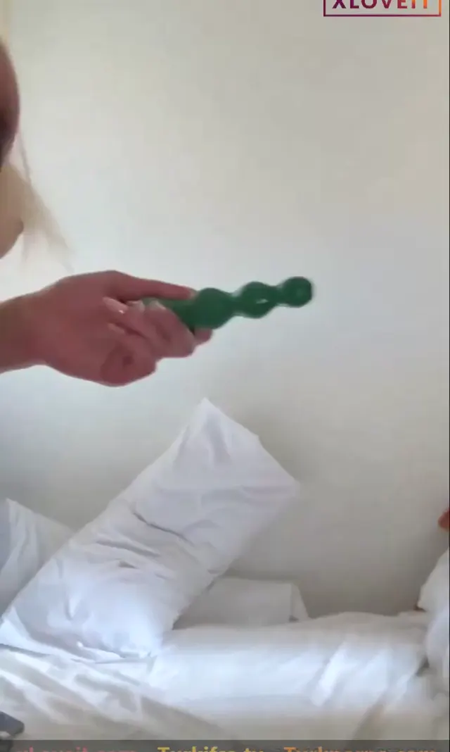 Gizem Savagex ifşa Götüne burgulu dildo sapladı — Gizem Savagex — Türk ifşa · sahne 2