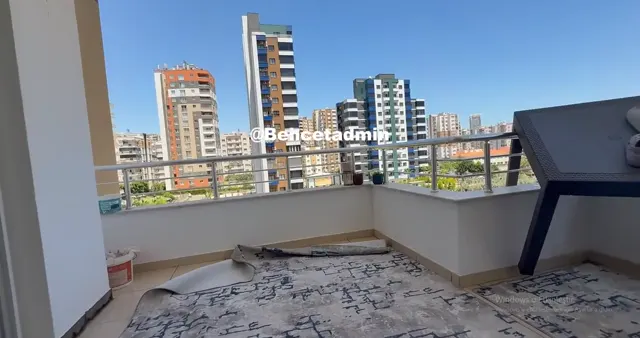 Göksu Düldül ifşa Katıl hatunu balkonu temizledi — Göksu Düldül — Türk ifşa · sahne 1