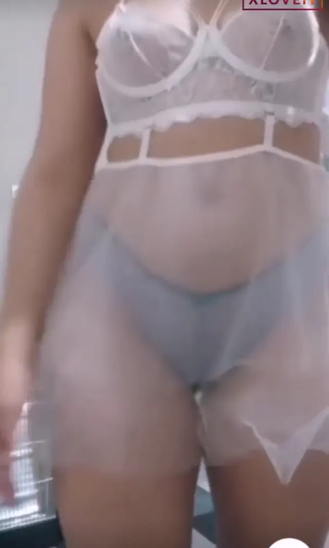 Havinn ifşa Gecelikli nude yayın seyret — Canlı Yayınlar · sahne 3
