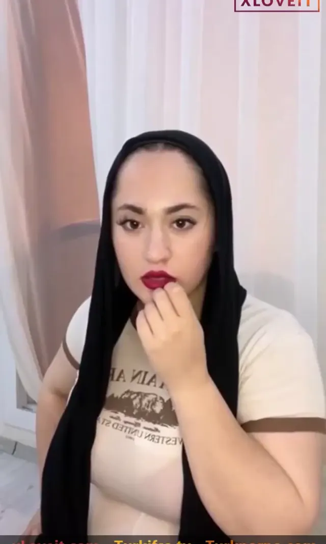 Hazal Kılınç ifşa Tango Türbanlı Full yayın seyret — Hazal Kılınç — Türk ifşa · sahne 1