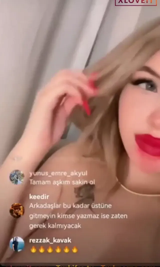 Hellodespina ifşa Ateşli hatun yayında duşa girdi — HelloDespina — Canlı Yayınlar · sahne 1