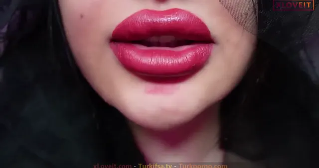 Hot ASMR Sinem — Hot ASMR Sinem Karahan Büyük Sikinle beni delirtiyorsun · sahne 3