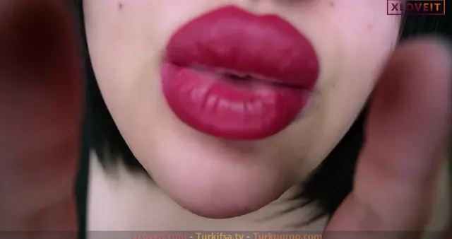 Hot ASMR Sinem — Hot ASMR Sinem Karahan Taşaklarını yalıyorum · sahne 2