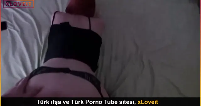 Kızıl Porno Türk Ateşli hatunu inlete inlete — Kızıl — Amatör Porno · sahne 2