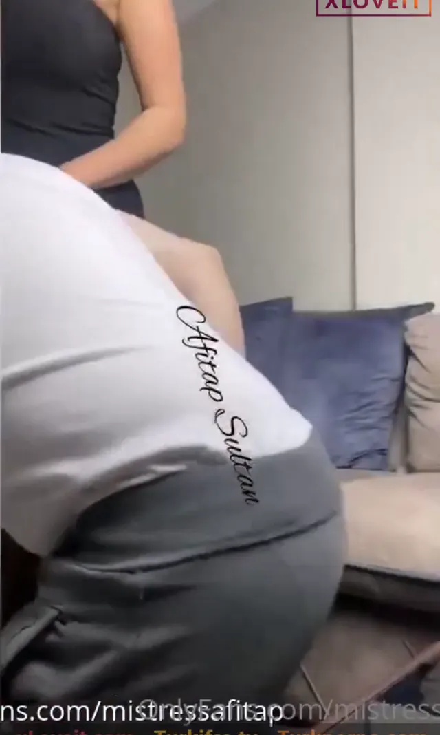 Dirty Talk Türk Mistress Afitap kölesine demediğini bırakmadı — Mistress Afitap Sultan — Türk ifşa · sahne 3