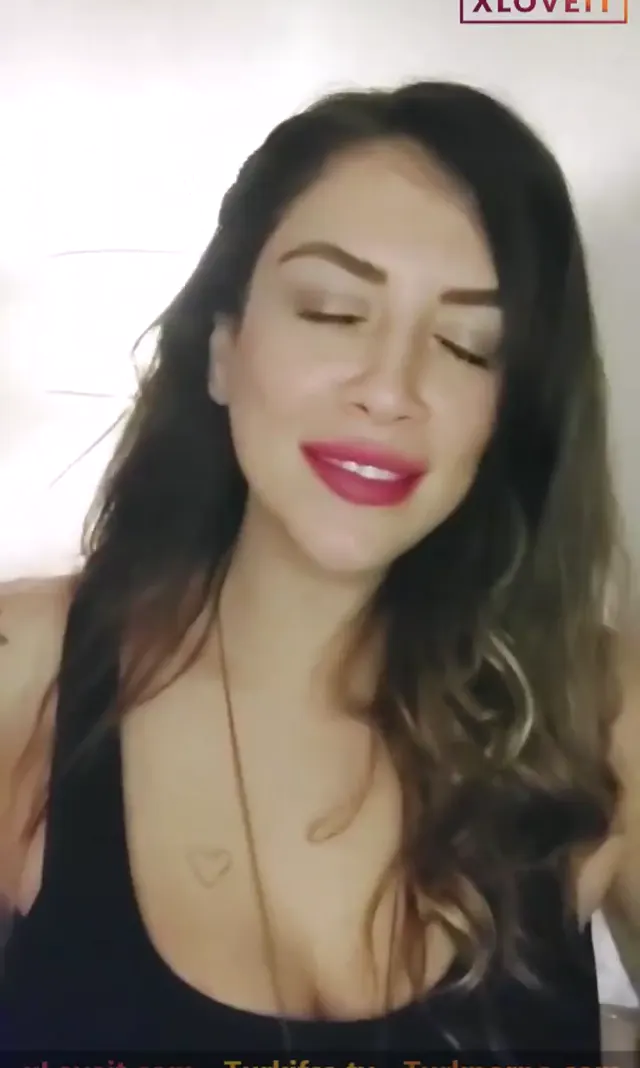 Lilly W ifşa Seksi olgun Türk hatunun canlı yayını — Tango Lily W — Canlı Yayınlar · sahne 1
