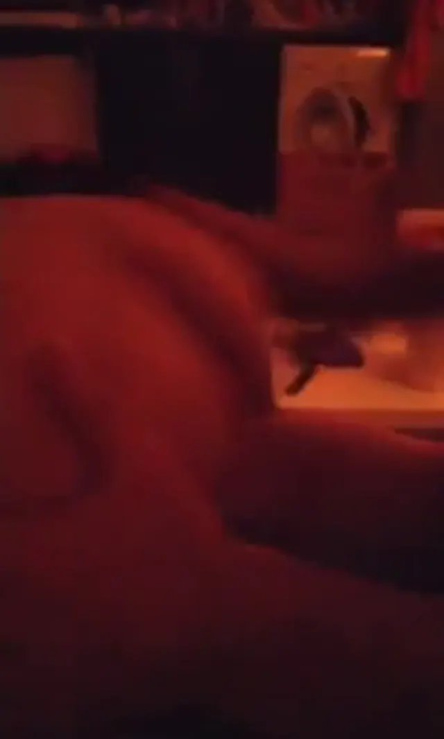 Loş ortamda grup seks çalışması yerli video — Amatör Porno · sahne 2