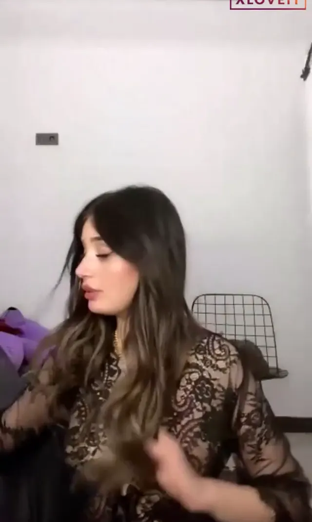 Tango Milla — Milla ifşa Transparan seksi gecelikle yayında · sahne 2