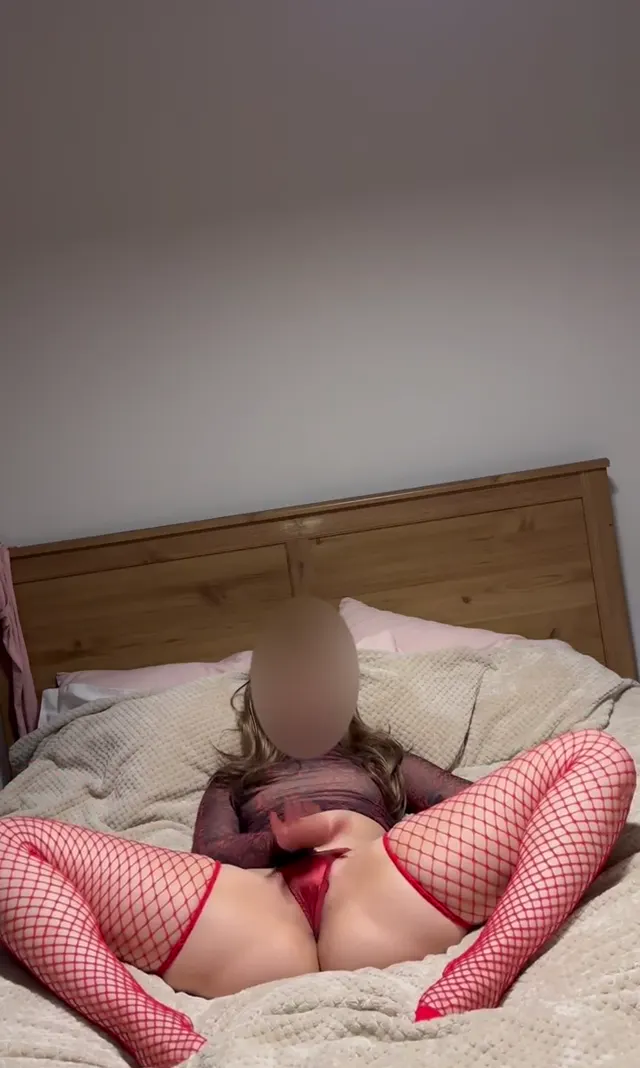 Narcissusplay ifşa Kırmızı tangasıyla dildo show yaptı — Narcissusplay — Türk ifşa · sahne 1