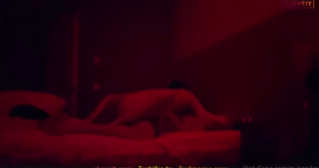 Nyks Niks — Üniversiteli escort pornosu Nyksniks loş ortamda sikişti · sahne 2