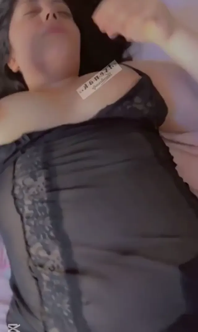 Olgun hatunun ağzına verip dar amını damarlı yarrağıyla sikti — Türk Porno · sahne 2