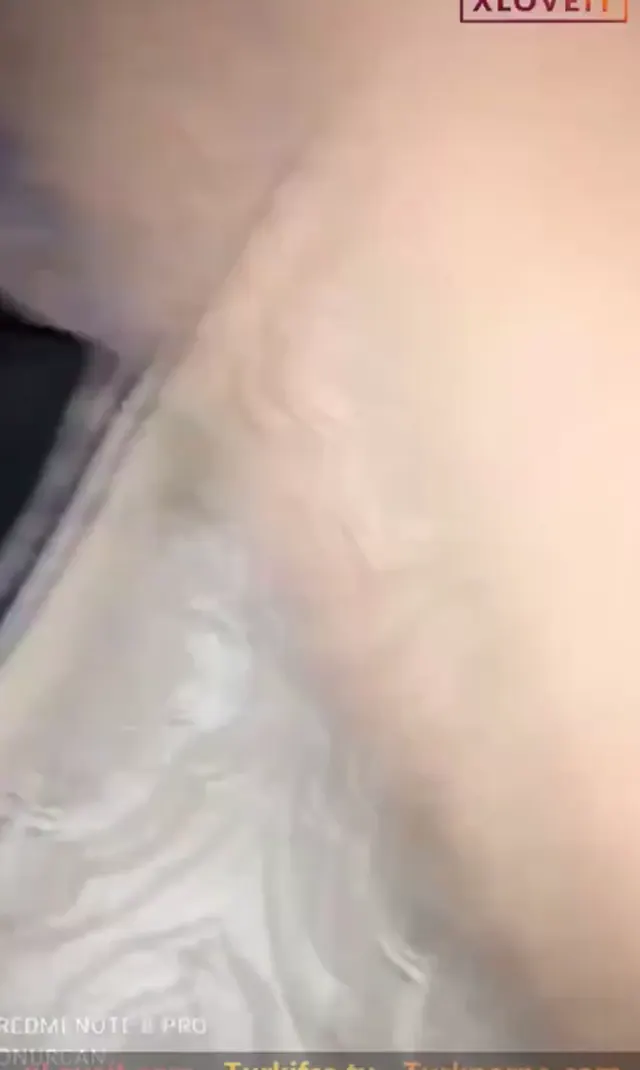 Olgun Porno Ateşli kadının ağzına verip domaltıp sikti — Amatör Porno · sahne 1