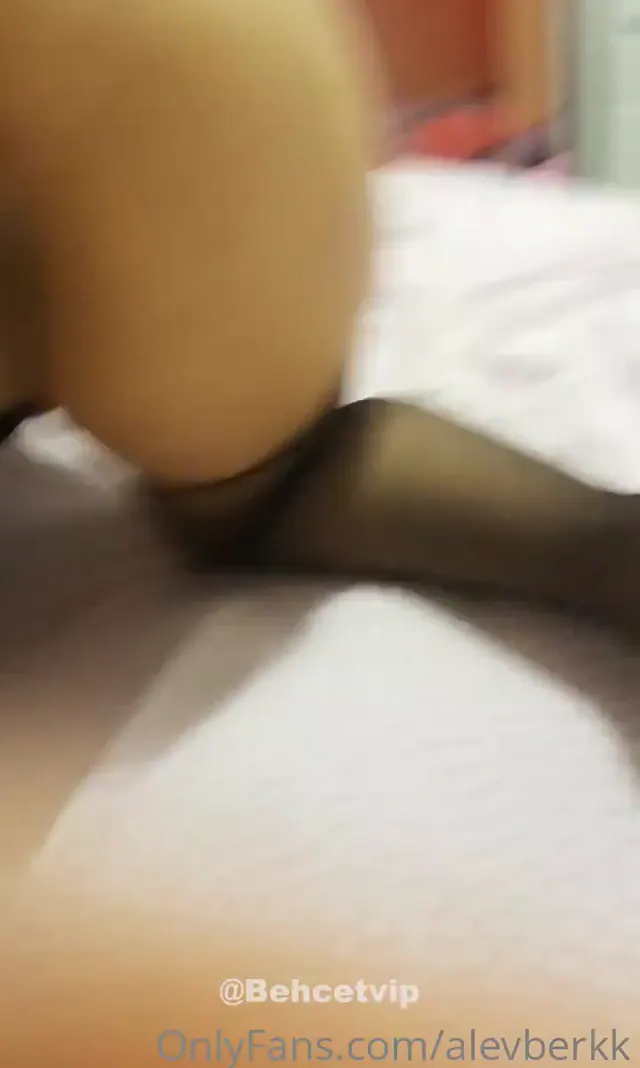 Onlyfans Berk Alev çiftinden sikiş seyret — Mobil Porno · sahne 1