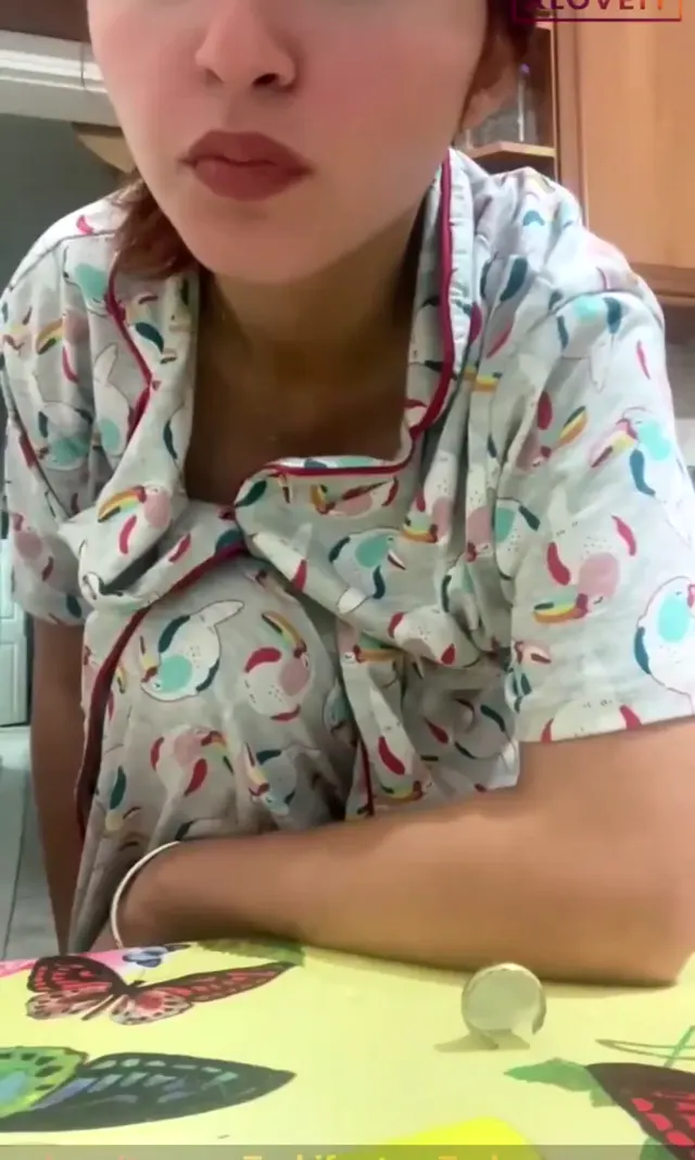 Öznur Serbest — Öznur Serbest ifşa Gece mutfakta yayında · sahne 2