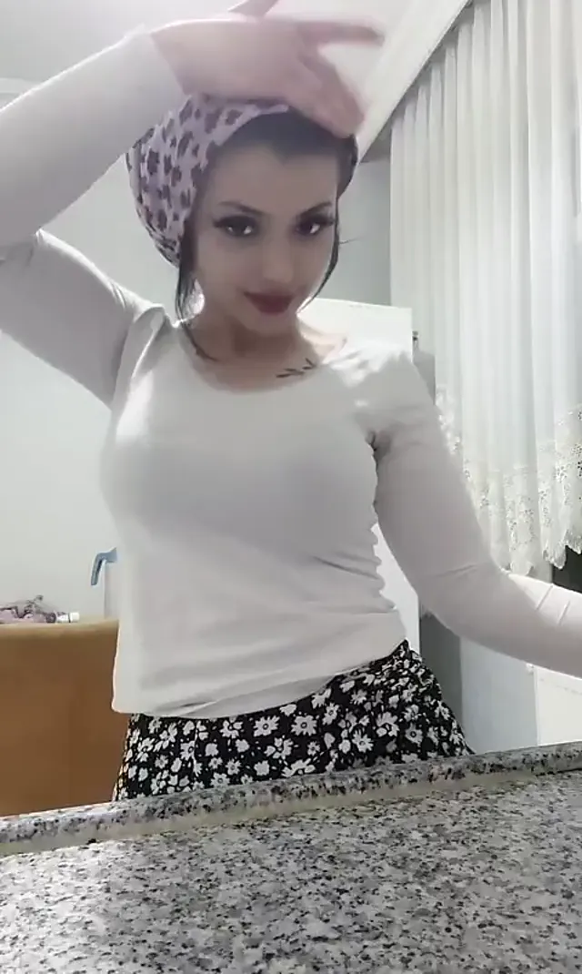 Ponçik Özlem ifşa Kapalı güzel kızın yayını — Ponçik Özlem — Canlı Yayınlar · sahne 2