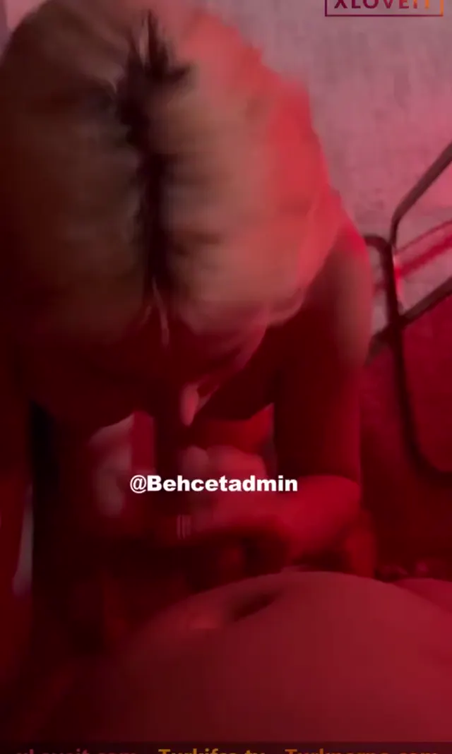Porno video Alisya doggy sikilip ağzına patlattı — Mobil Porno · sahne 3