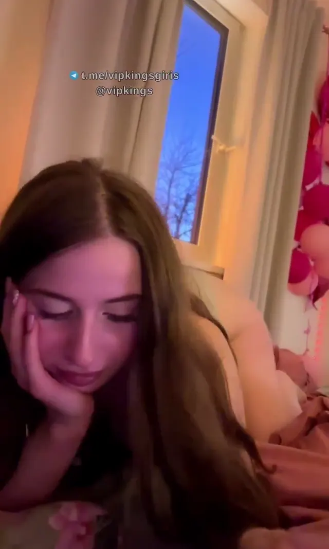 Rapunzel ifşa Seksi güzel kızdan kesit — Bedava Porno · sahne 1