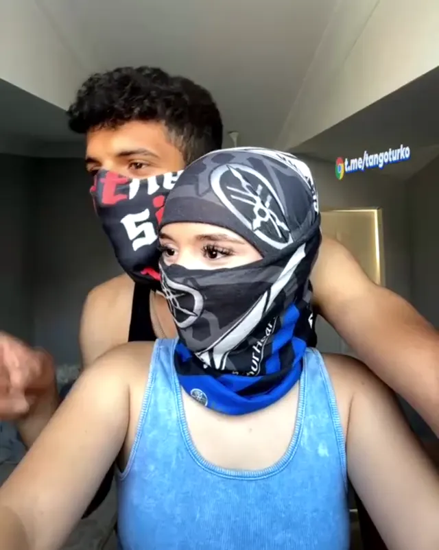 Sakso video Ateş Su yayında kekonun yarrağını ağzına aldı — Canlı Yayınlar · sahne 2